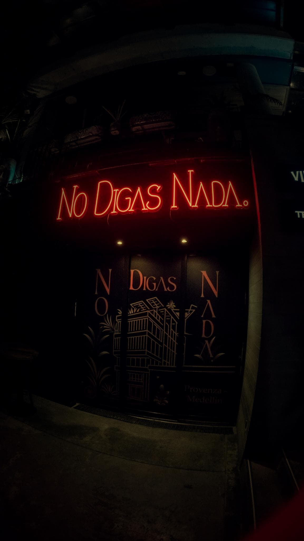Entrada al speakeasy NDN Rooftop